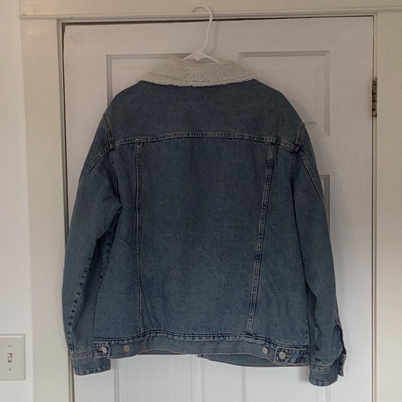 H&M Denim Sherpa jacket (worn twice, basically brand new) - Picture 2 of 3